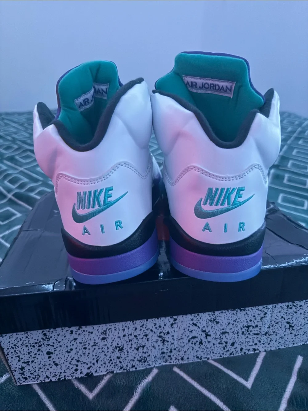 Jordan clean white